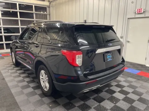 More photos of 2022 Ford Explorer XLT at Candy Cars, NY