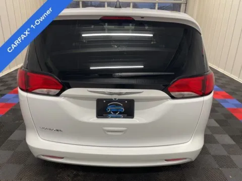 More photos of 2022 Chrysler Voyager LX at Candy Cars, NY