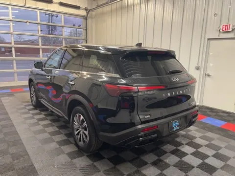 More photos of 2023 INFINITI QX60 PURE at Candy Cars, NY