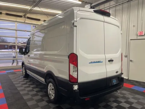 More photos of 2022 Ford E-Transit-350 at Candy Cars, NY