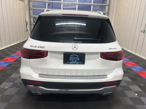 More photos of 2025 Mercedes-Benz GLB 250 at Candy Cars, NY