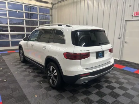 More photos of 2025 Mercedes-Benz GLB 250 at Candy Cars, NY