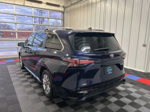 More photos of 2022 Toyota Sienna XSE at Candy Cars, NY