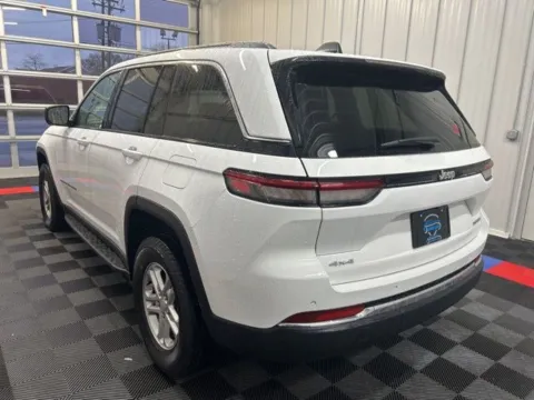 More photos of 2023 Jeep Grand Cherokee Laredo at Candy Cars, NY