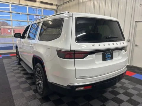 More photos of 2023 Jeep Wagoneer Series II at Candy Cars, NY