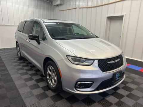 Photos of 2024 Chrysler Pacifica Limited for sale in Syracuse, NY at Candy Cars