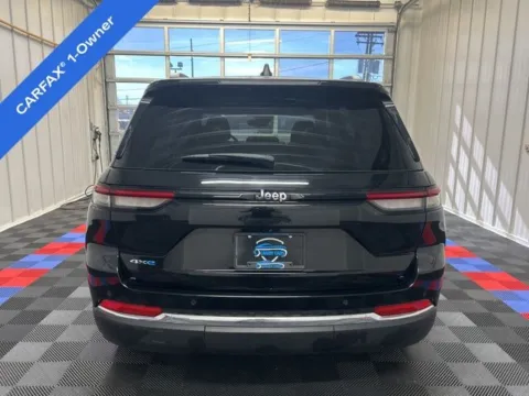 More photos of 2022 Jeep Grand Cherokee 4xe at Candy Cars, NY