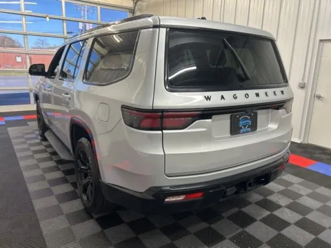 More photos of 2024 Jeep Wagoneer Series II at Candy Cars, NY