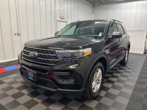 More photos of 2023 Ford Explorer XLT at Candy Cars, NY
