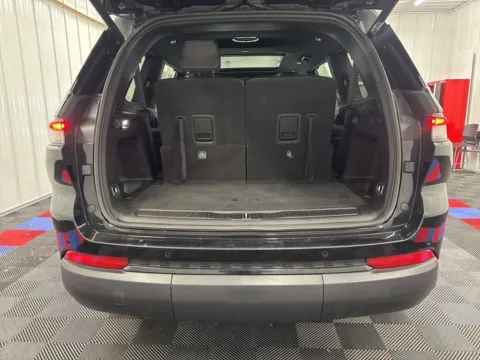 More photos of 2024 Jeep Grand Cherokee L Limited at Candy Cars, NY