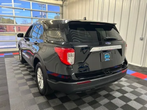 More photos of 2021 Ford Explorer at Candy Cars, NY