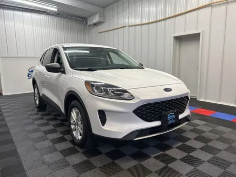 Photos of 2022 Ford Escape SE for sale in Syracuse, NY at Candy Cars