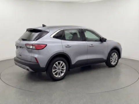 More photos of 2022 Ford Escape SE at Candy Cars, NY