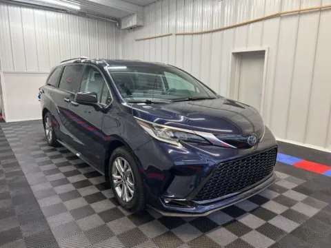 Photos of 2022 Toyota Sienna XSE for sale in Syracuse, NY at Candy Cars