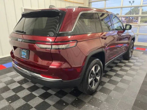 More photos of 2024 Jeep Grand Cherokee 4xe at Candy Cars, NY