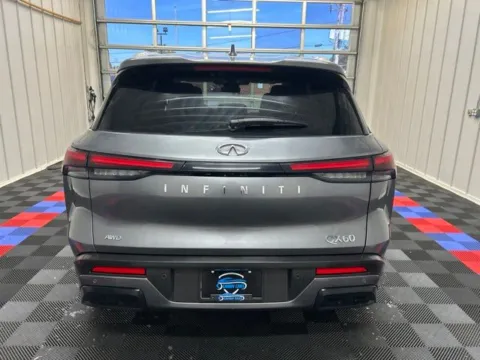 More photos of 2024 INFINITI QX60 LUXE at Candy Cars, NY