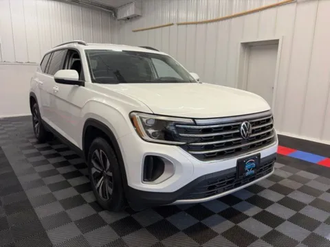 Photos of 2024 Volkswagen Atlas 2.0T SE for sale in Syracuse, NY at Candy Cars