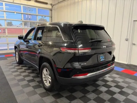 More photos of 2023 Jeep Grand Cherokee Laredo at Candy Cars, NY