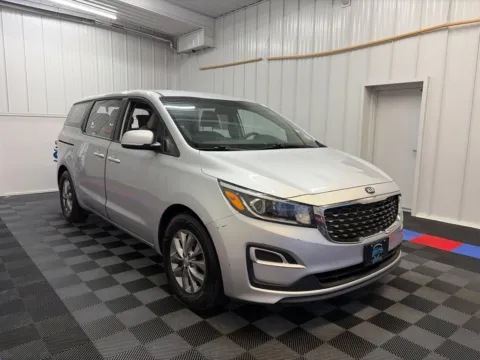 Photos of 2020 Kia Sedona L for sale in Syracuse, NY at Candy Cars