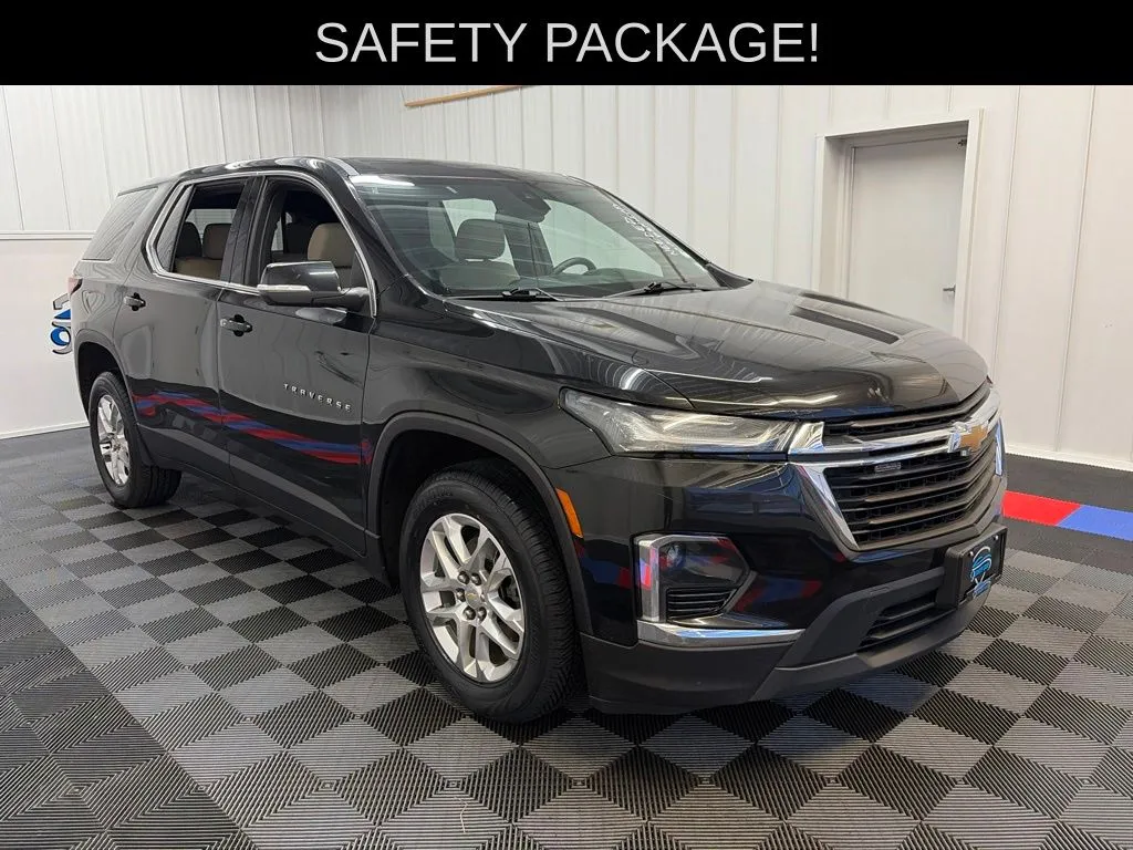 Black 2022 Chevrolet Traverse LS for sale in Syracuse, NY