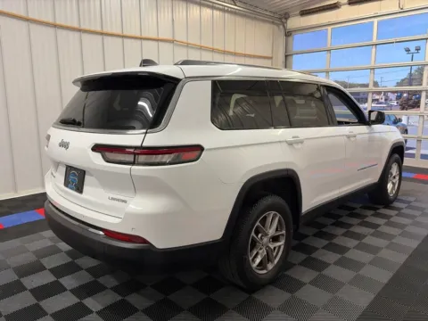 More photos of 2022 Jeep Grand Cherokee L Laredo at Candy Cars, NY