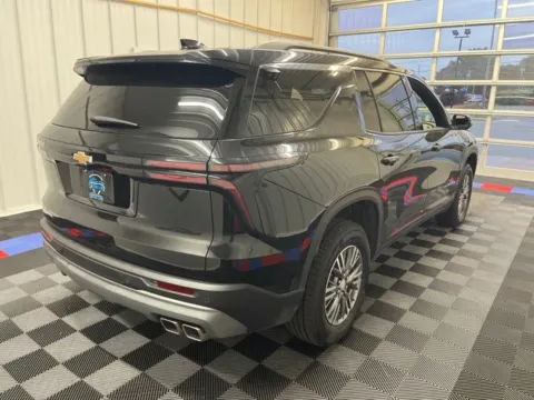 More photos of 2025 Chevrolet Traverse LT at Candy Cars, NY