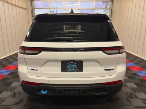 More photos of 2022 Jeep Grand Cherokee Trailhawk 4xe at Candy Cars, NY