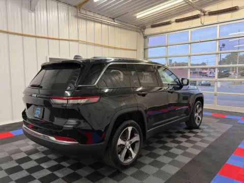 More photos of 2023 Jeep Grand Cherokee 4xe at Candy Cars, NY