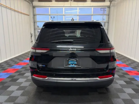 More photos of 2023 Jeep Grand Cherokee 4xe at Candy Cars, NY