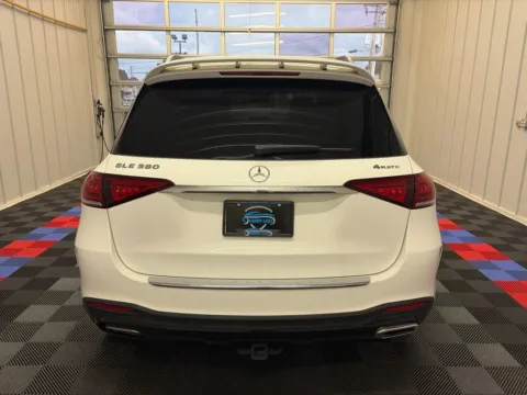 More photos of 2022 Mercedes-Benz GLE 580 at Candy Cars, NY