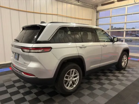 More photos of 2024 Jeep Grand Cherokee Laredo X at Candy Cars, NY