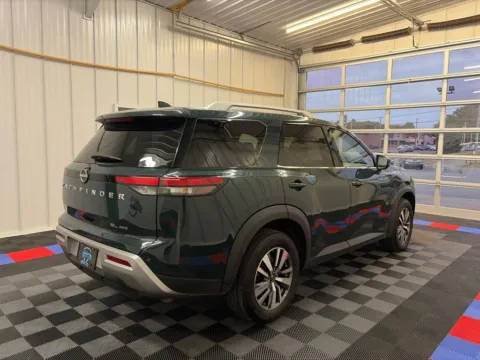 More photos of 2025 Nissan Pathfinder SL at Candy Cars, NY