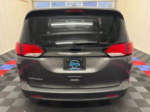 More photos of 2021 Chrysler Voyager L at Candy Cars, NY