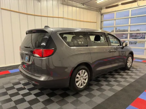 More photos of 2021 Chrysler Voyager L at Candy Cars, NY