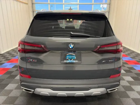 More photos of 2023 BMW X5 xDrive40i at Candy Cars, NY