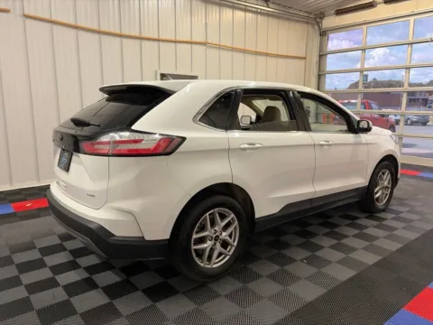 More photos of 2024 Ford Edge SEL at Candy Cars, NY