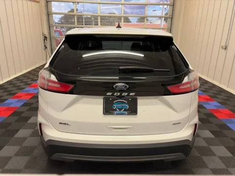 More photos of 2024 Ford Edge SEL at Candy Cars, NY