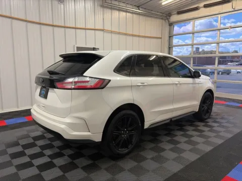 More photos of 2022 Ford Edge at Candy Cars, NY