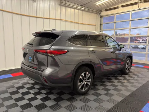 Another view of 2021 Toyota Highlander XLE for sale in Syracuse, NY at Candy Cars