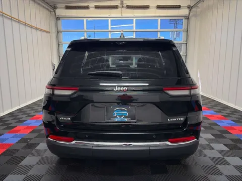More photos of 2023 Jeep Grand Cherokee Limited at Candy Cars, NY