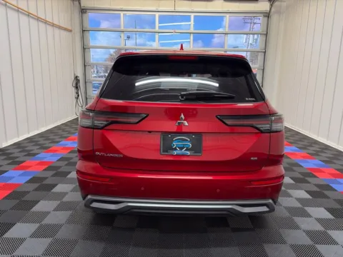 More photos of 2025 Mitsubishi Outlander SE at Candy Cars, NY