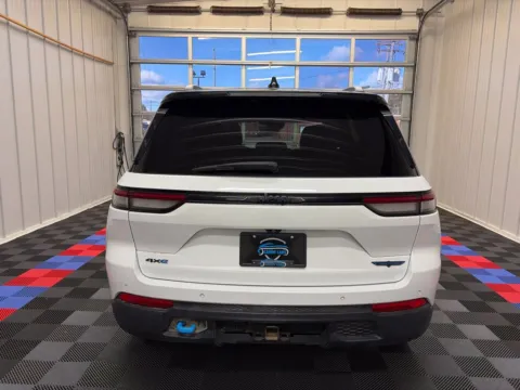 More photos of 2023 Jeep Grand Cherokee Trailhawk 4xe at Candy Cars, NY