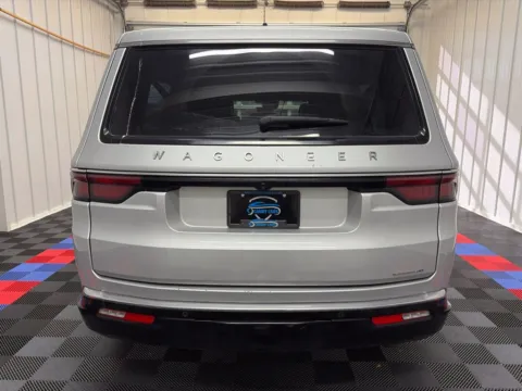 More photos of 2024 Jeep Wagoneer L Series II at Candy Cars, NY