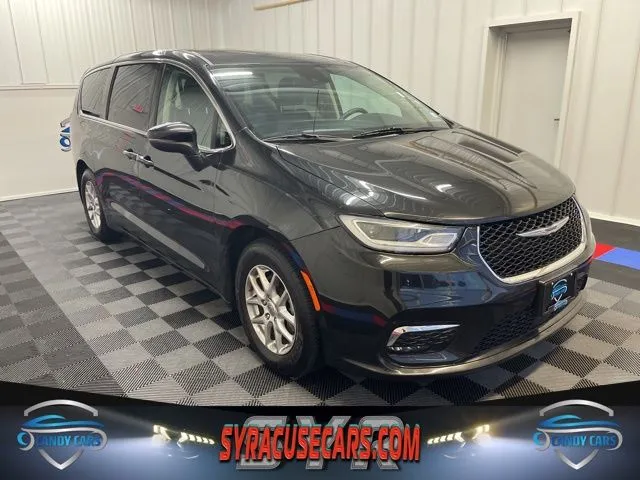 2023 Chrysler Pacifica Touring L for sale in Syracuse, NY