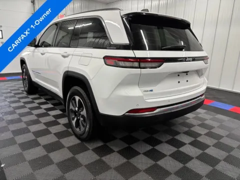 More photos of 2023 Jeep Grand Cherokee 4xe at Candy Cars, NY