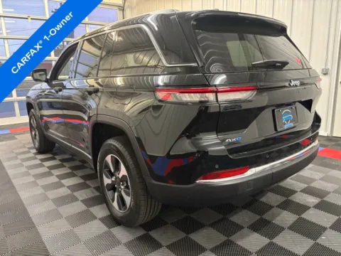 More photos of 2023 Jeep Grand Cherokee 4xe at Candy Cars, NY