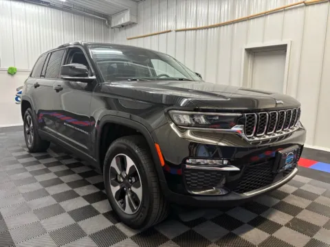 Photos of 2023 Jeep Grand Cherokee 4xe for sale in Syracuse, NY at Candy Cars