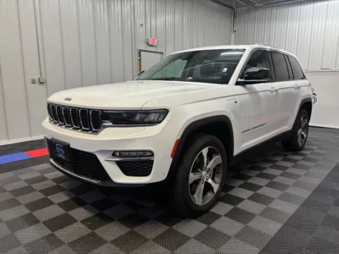 More photos of 2023 Jeep Grand Cherokee 4xe at Candy Cars, NY
