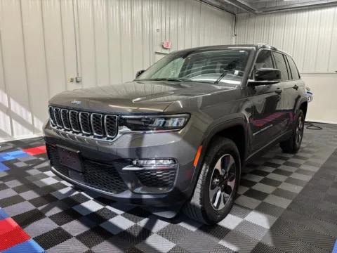 More photos of 2023 Jeep Grand Cherokee 4xe at Candy Cars, NY