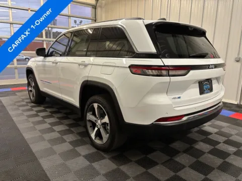 More photos of 2023 Jeep Grand Cherokee 4xe at Candy Cars, NY